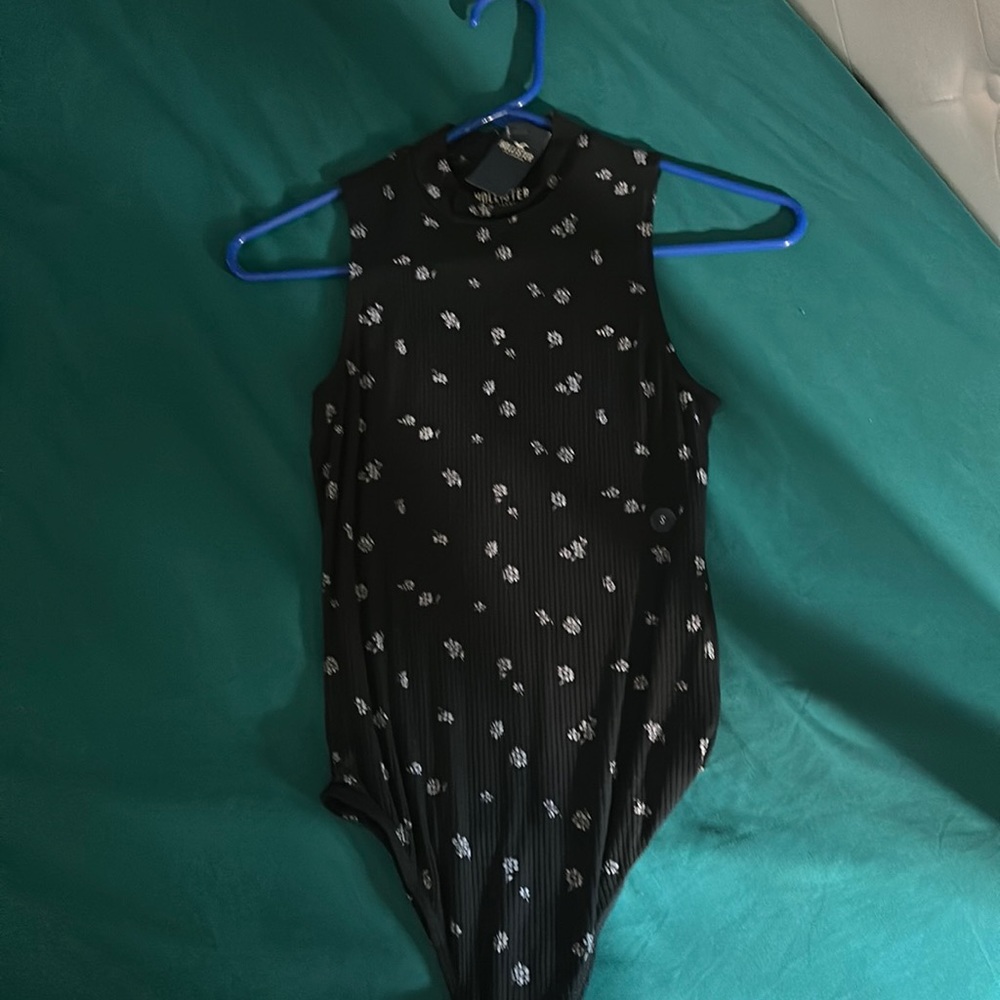 Hollister floral bodysuit brand new new with tags
